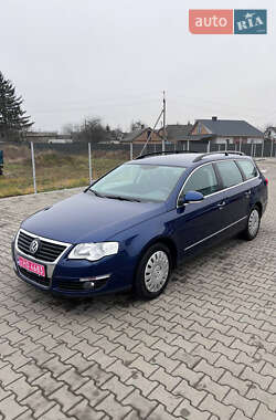 Універсал Volkswagen Passat 2010 в Нововолинську