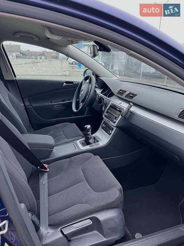Универсал Volkswagen Passat 2010 в Нововолынске фото 12 Универсал Volkswagen Passat 2010 в Нововолынске