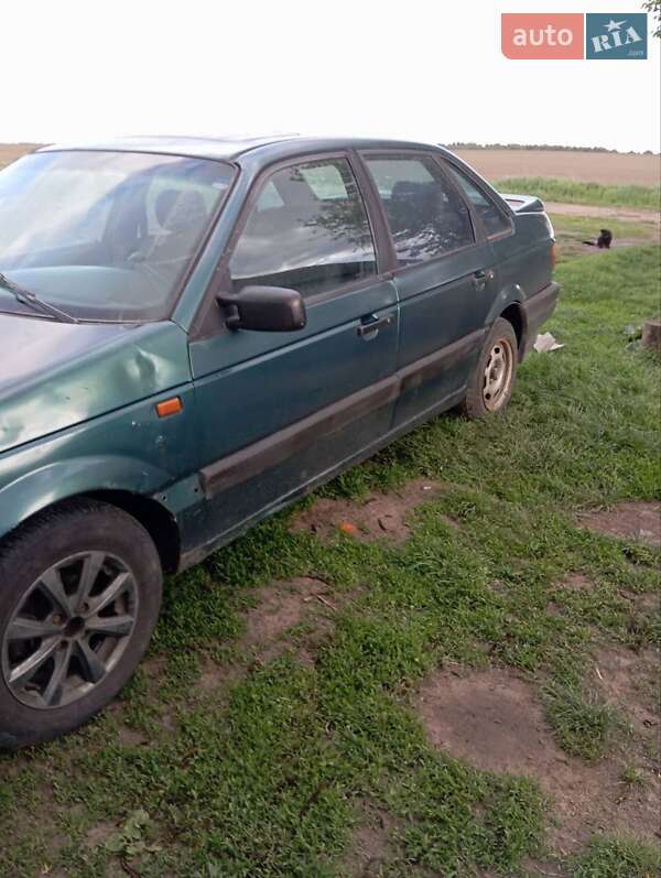 Седан Volkswagen Passat 1991 в Андрушевке фото Седан Volkswagen Passat 1991 в Андрушевке