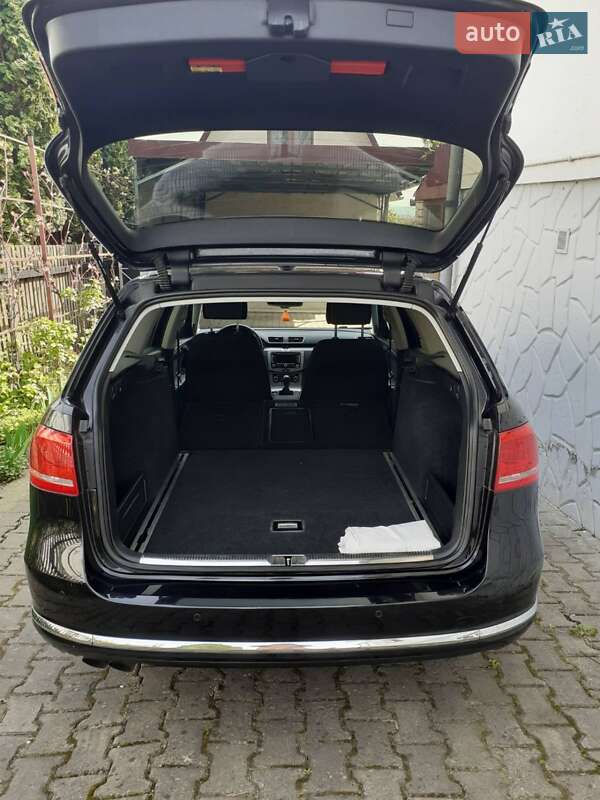 Універсал Volkswagen Passat 2011 в Чернівцях фото 4 Універсал Volkswagen Passat 2011 в Чернівцях