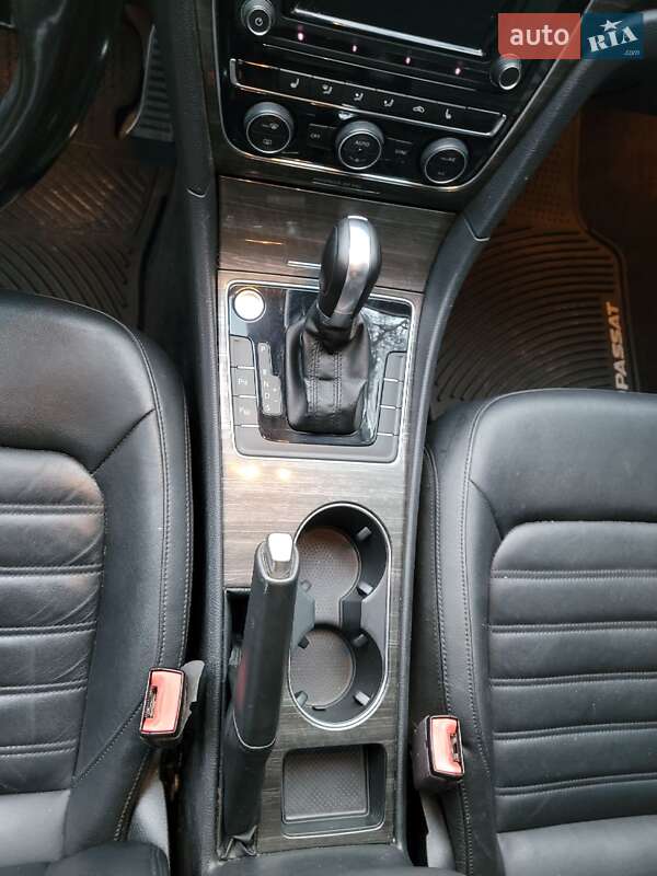 Седан Volkswagen Passat 2016 в Броварах