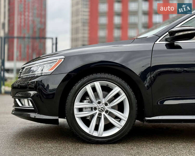 Седан Volkswagen Passat 2018 в Киеве