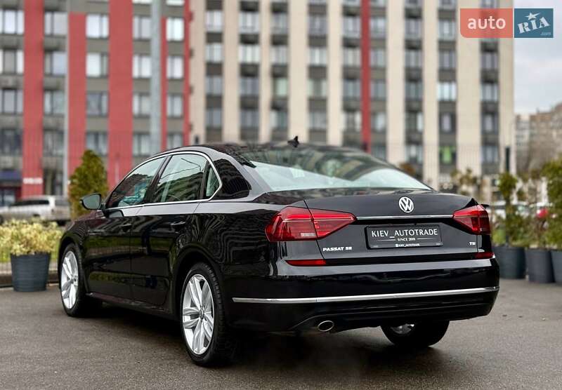 Седан Volkswagen Passat 2018 в Киеве