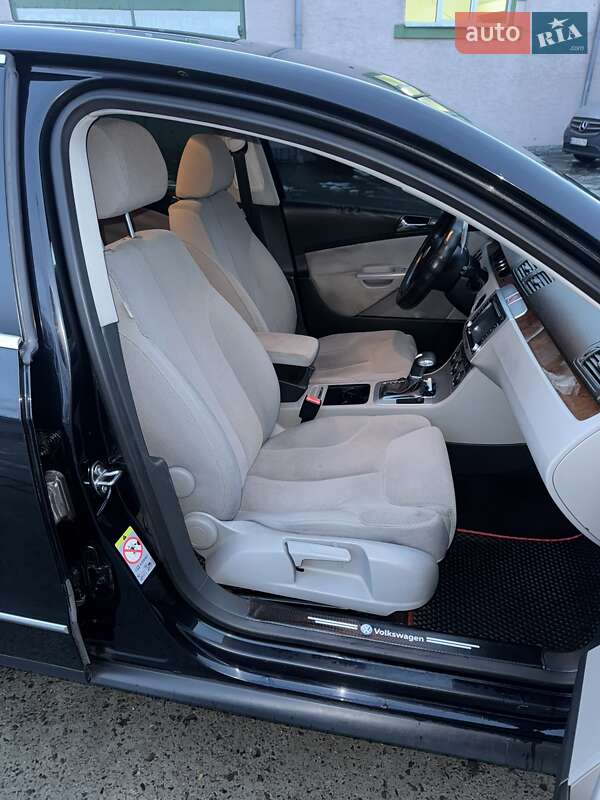 Седан Volkswagen Passat 2010 в Стрые