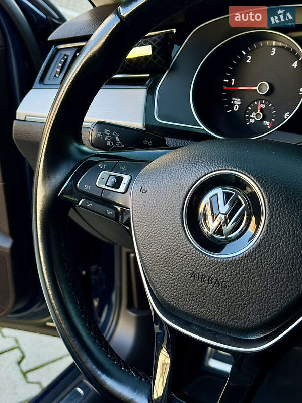 Універсал Volkswagen Passat 2015 в Ужгороді