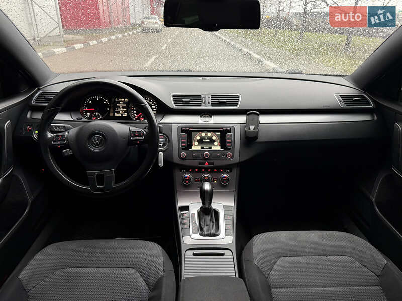 Универсал Volkswagen Passat 2014 в Киеве