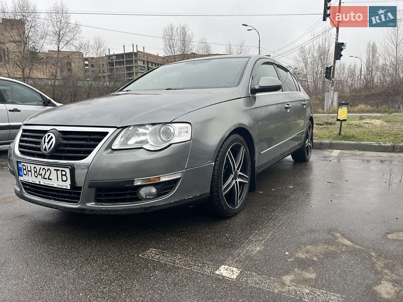 Седан Volkswagen Passat 2006 в Києві