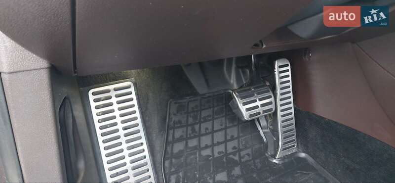 Універсал Volkswagen Passat 2011 в Новій Ушиці