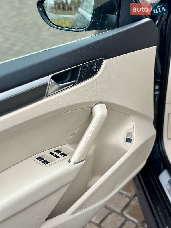 Седан Volkswagen Passat 2017 в Калуше