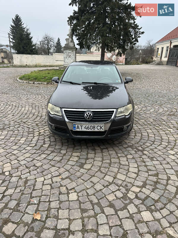 Седан Volkswagen Passat 2005 в Бурштыне