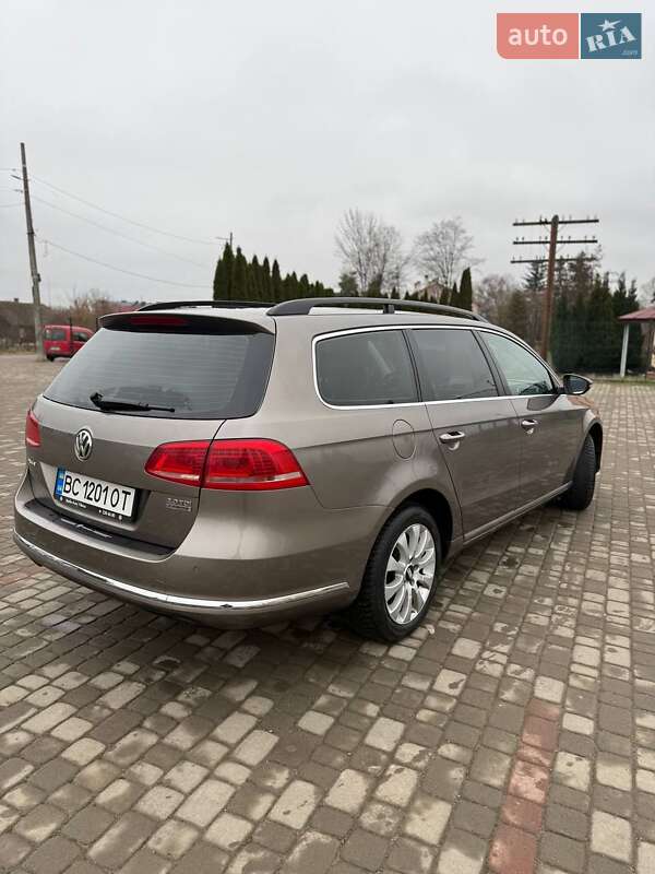 Універсал Volkswagen Passat 2011 в Самборі