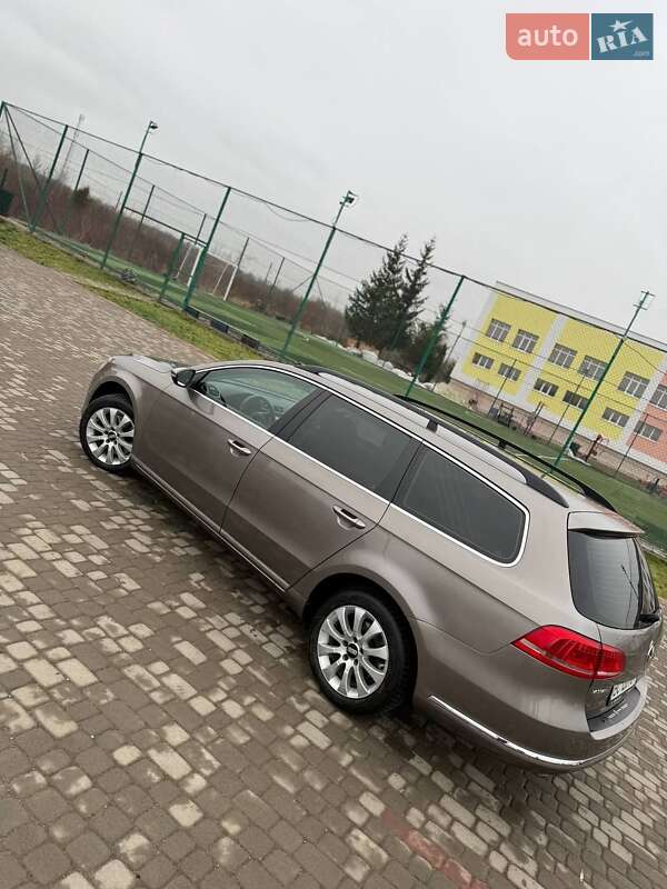 Універсал Volkswagen Passat 2011 в Самборі