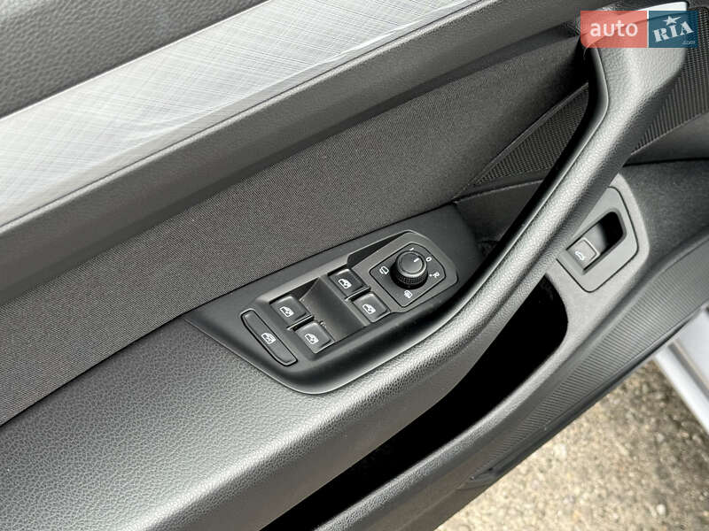 Універсал Volkswagen Passat 2019 в Києві фото 33 Універсал Volkswagen Passat 2019 в Києві