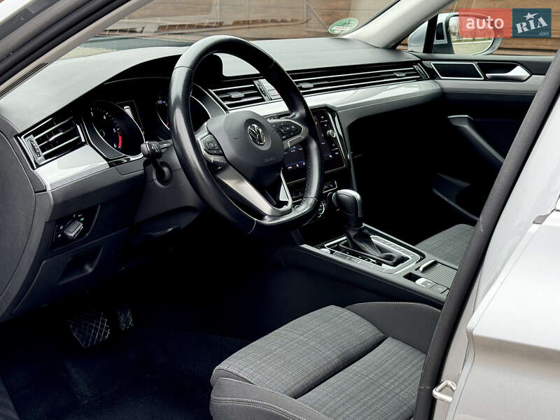 Універсал Volkswagen Passat 2019 в Києві фото 42 Універсал Volkswagen Passat 2019 в Києві