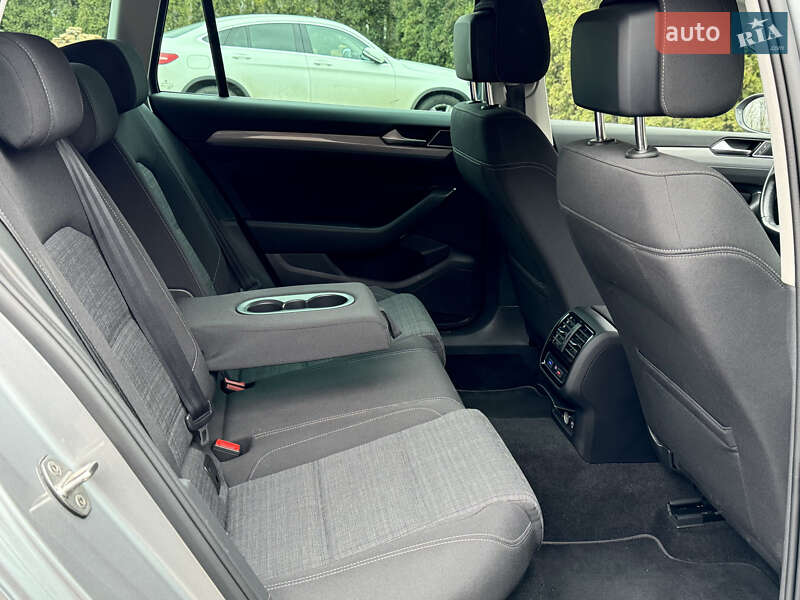 Універсал Volkswagen Passat 2019 в Києві фото 70 Універсал Volkswagen Passat 2019 в Києві