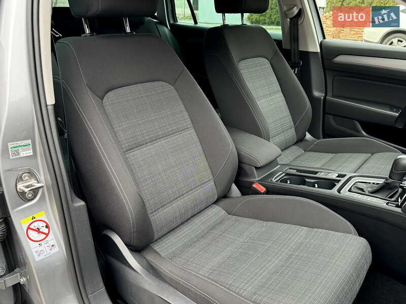 Універсал Volkswagen Passat 2019 в Києві фото 75 Універсал Volkswagen Passat 2019 в Києві