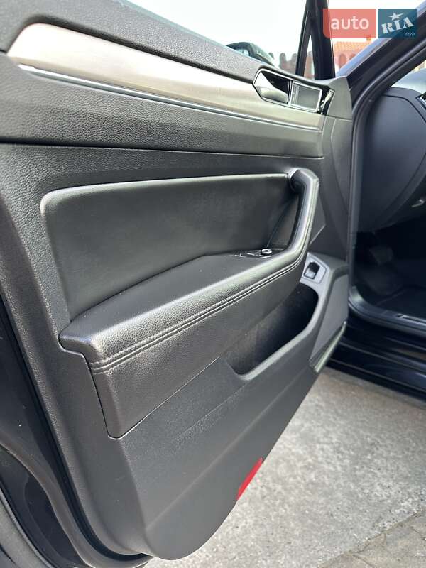 Универсал Volkswagen Passat 2019 в Стрые фото 82 Универсал Volkswagen Passat 2019 в Стрые