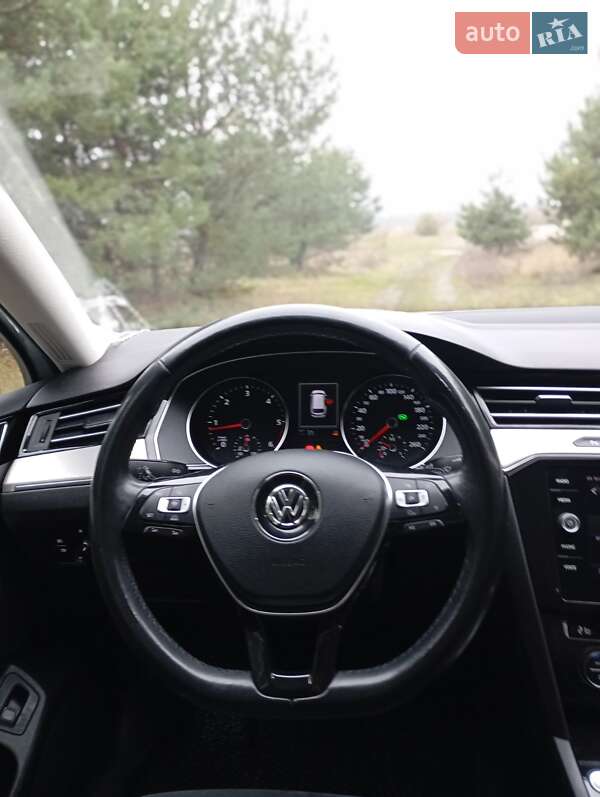 Универсал Volkswagen Passat 2017 в Золочеве фото 27 Универсал Volkswagen Passat 2017 в Золочеве