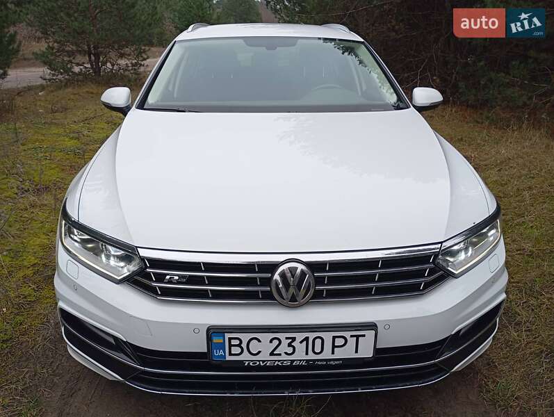 Универсал Volkswagen Passat 2017 в Золочеве фото Универсал Volkswagen Passat 2017 в Золочеве