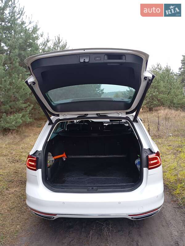 Универсал Volkswagen Passat 2017 в Золочеве фото 41 Универсал Volkswagen Passat 2017 в Золочеве