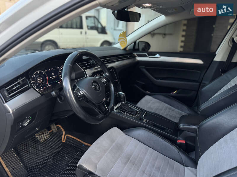 Универсал Volkswagen Passat 2017 в Луцке фото 10 Универсал Volkswagen Passat 2017 в Луцке