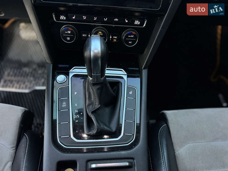 Универсал Volkswagen Passat 2017 в Луцке фото 15 Универсал Volkswagen Passat 2017 в Луцке