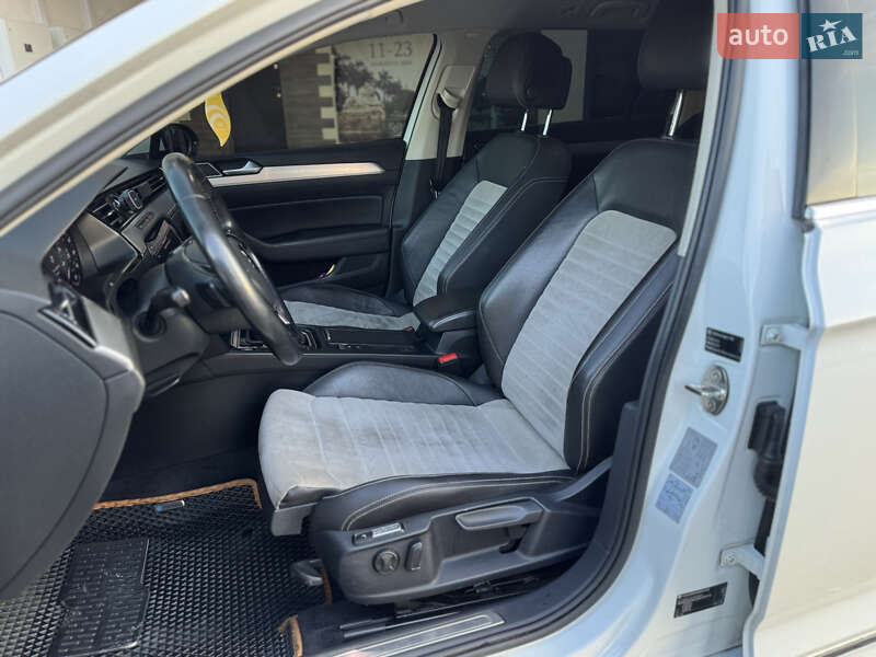 Универсал Volkswagen Passat 2017 в Луцке фото 36 Универсал Volkswagen Passat 2017 в Луцке