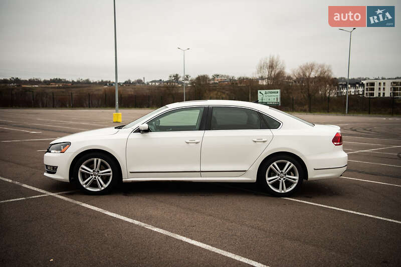 Седан Volkswagen Passat 2014 в Ровно