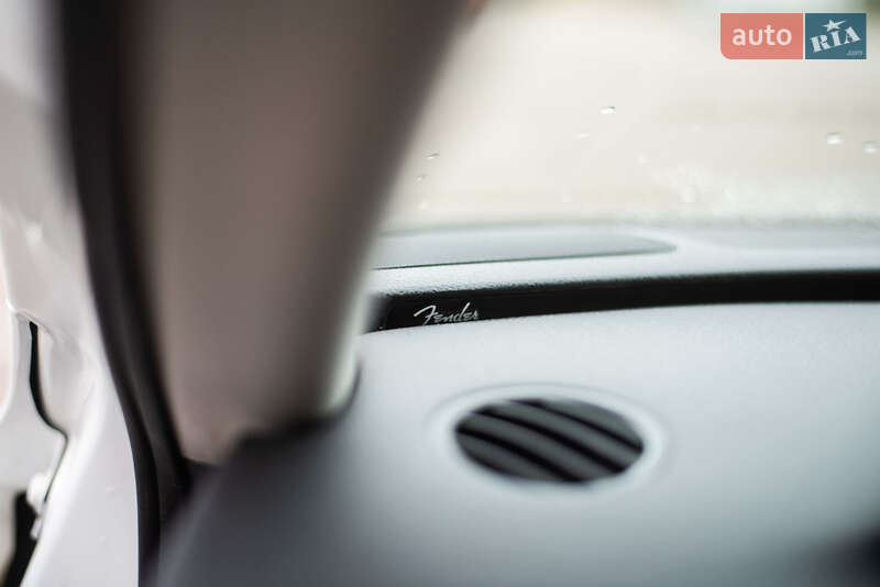 Седан Volkswagen Passat 2014 в Ровно