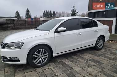 Седан Volkswagen Passat 2011 в Тячеві