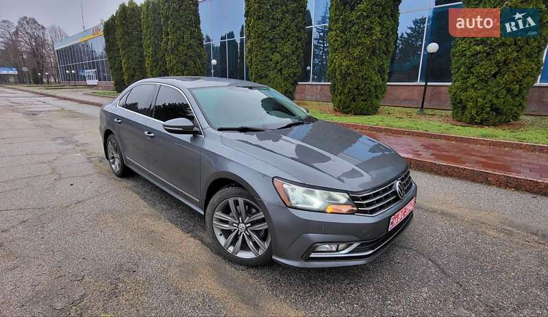 Седан Volkswagen Passat 2016 в Кропивницком