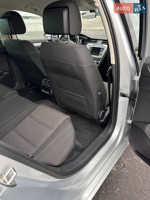 Универсал Volkswagen Passat 2016 в Львове