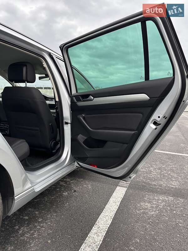 Универсал Volkswagen Passat 2016 в Львове