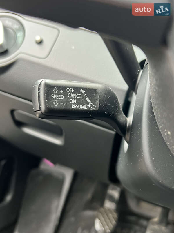 Универсал Volkswagen Passat 2011 в Киеве