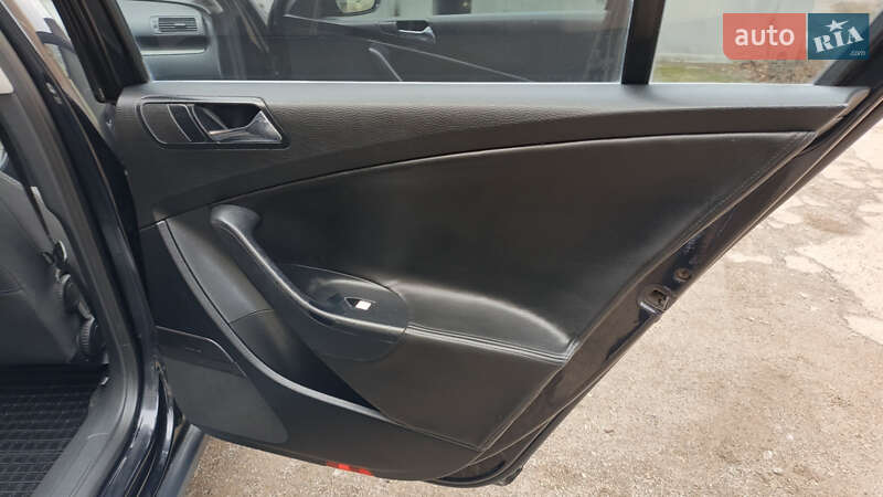 Седан Volkswagen Passat 2006 в Виннице