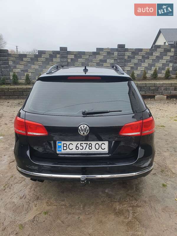 Универсал Volkswagen Passat 2012 в Ровно