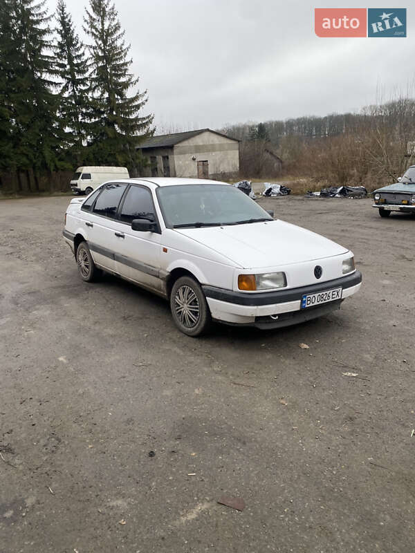 Седан Volkswagen Passat 1991 в Збараже