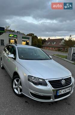 Универсал Volkswagen Passat 2005 в Новояворовске