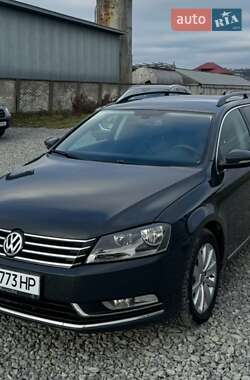 Універсал Volkswagen Passat 2011 в Чернівцях