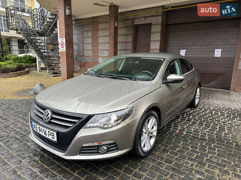 Седан Volkswagen Passat 2011 в Киеве