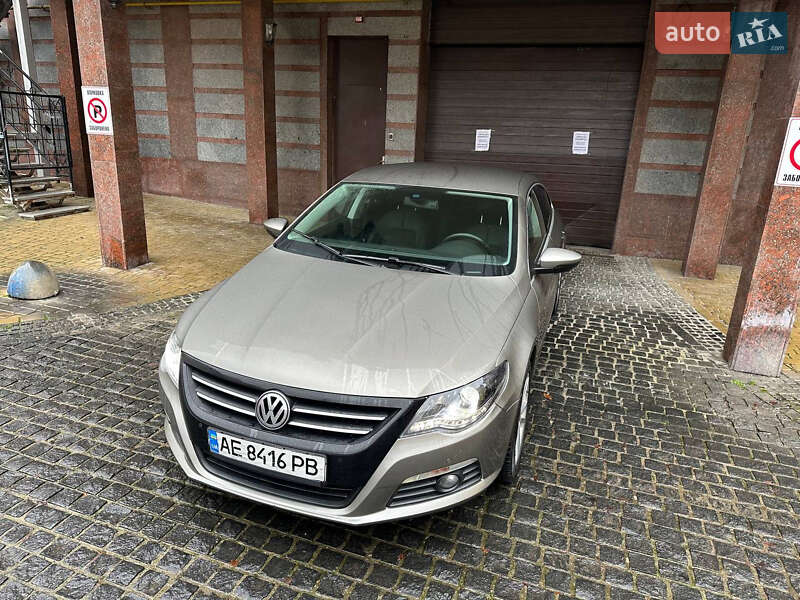 Седан Volkswagen Passat 2011 в Киеве