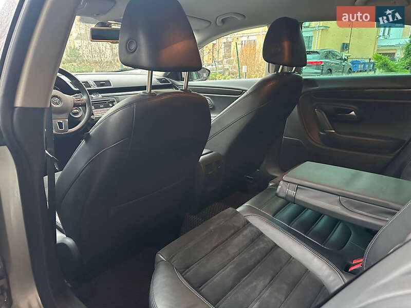 Седан Volkswagen Passat 2011 в Киеве