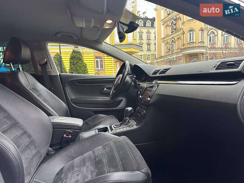 Седан Volkswagen Passat 2011 в Киеве