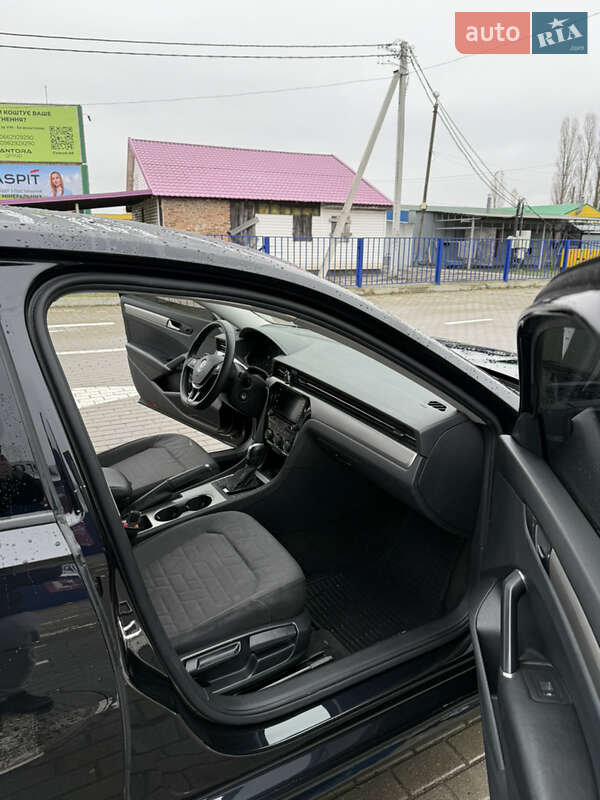 Седан Volkswagen Passat 2021 в Ковеле