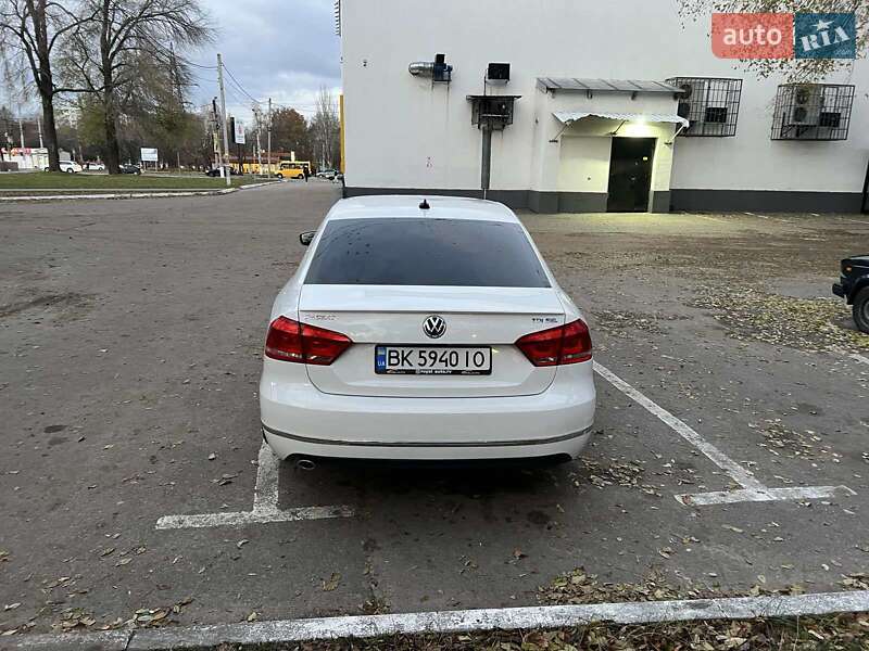 Седан Volkswagen Passat 2014 в Кропивницком