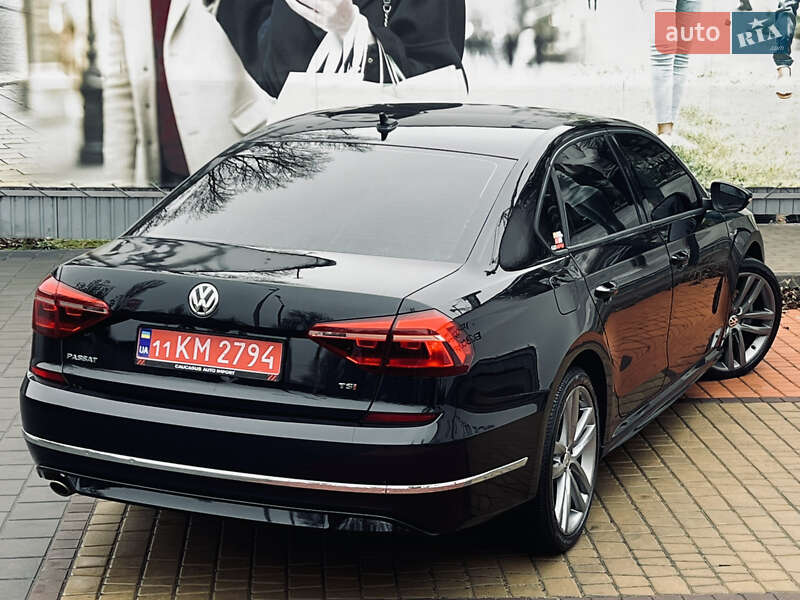 Седан Volkswagen Passat 2018 в Одессе