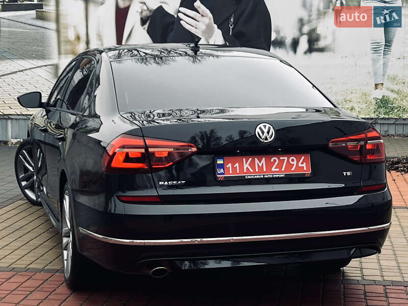 Седан Volkswagen Passat 2018 в Одессе