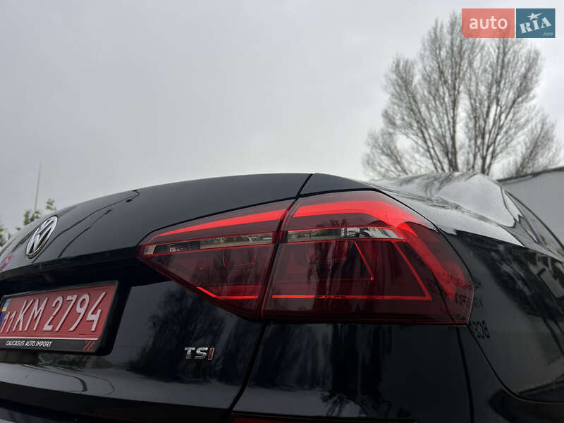 Седан Volkswagen Passat 2018 в Одессе