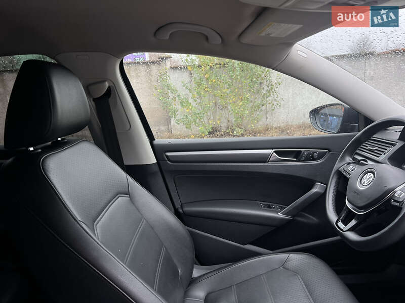 Седан Volkswagen Passat 2018 в Одессе
