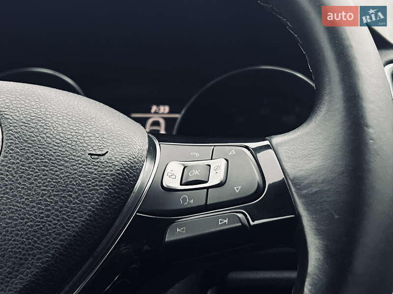 Седан Volkswagen Passat 2018 в Одессе